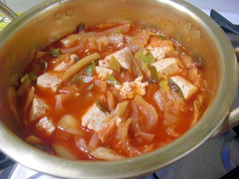 シンプルなキムチ＆豆腐鍋